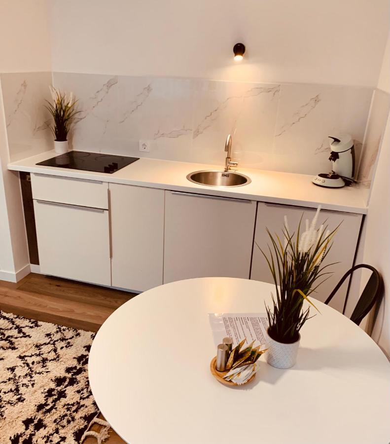Gaestehaus Zur Uni Klinik Exklusives Apartment Mit Kueche Und Badezimmer Homburg  Esterno foto