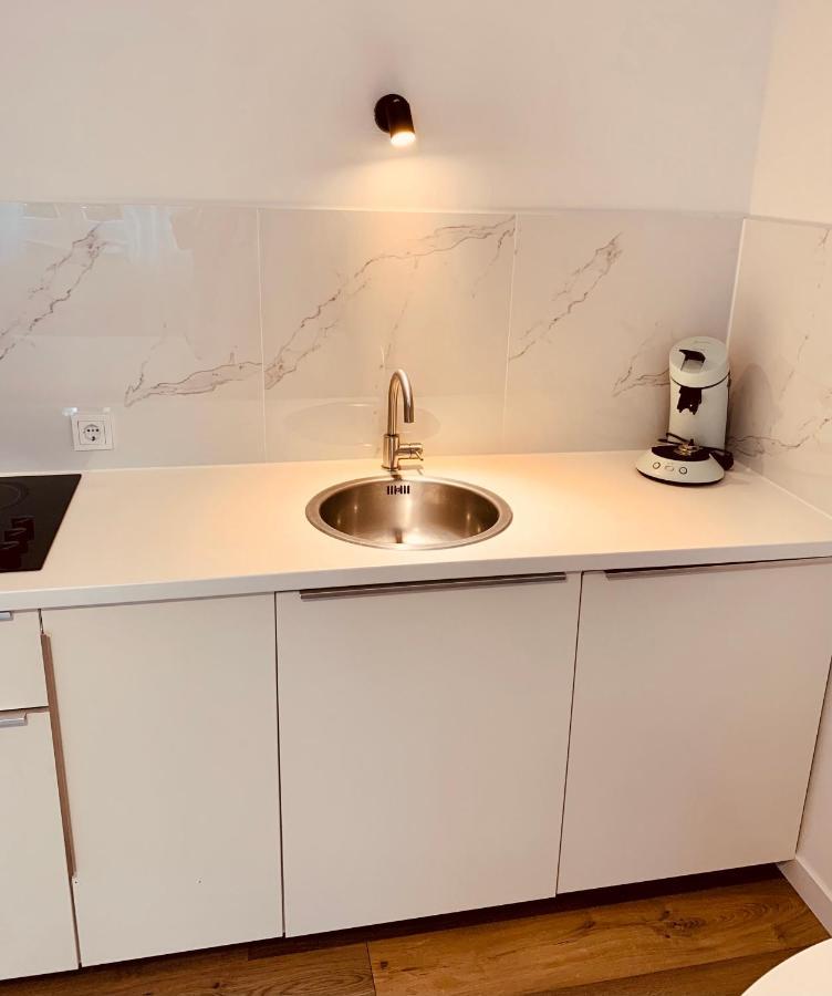 Gaestehaus Zur Uni Klinik Exklusives Apartment Mit Kueche Und Badezimmer Homburg  Esterno foto