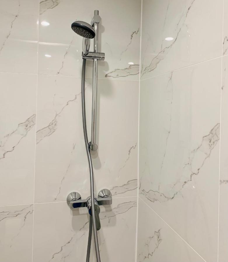 Gaestehaus Zur Uni Klinik Exklusives Apartment Mit Kueche Und Badezimmer Homburg  Esterno foto