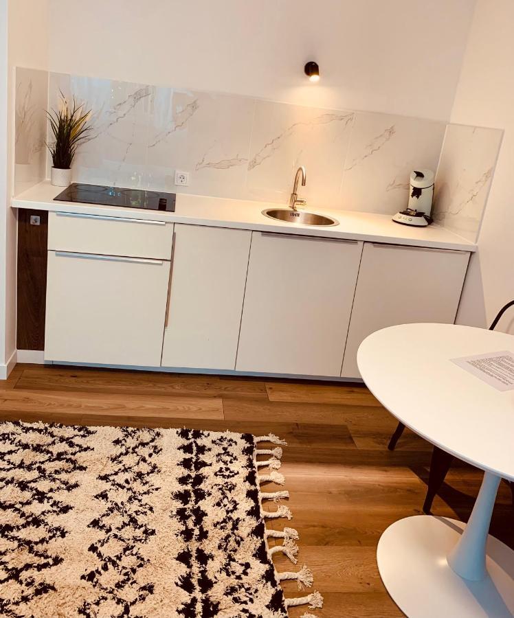 Gaestehaus Zur Uni Klinik Exklusives Apartment Mit Kueche Und Badezimmer Homburg  Esterno foto