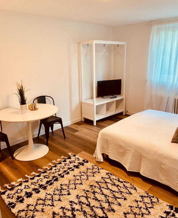 Gaestehaus Zur Uni Klinik Exklusives Apartment Mit Kueche Und Badezimmer Homburg  Esterno foto
